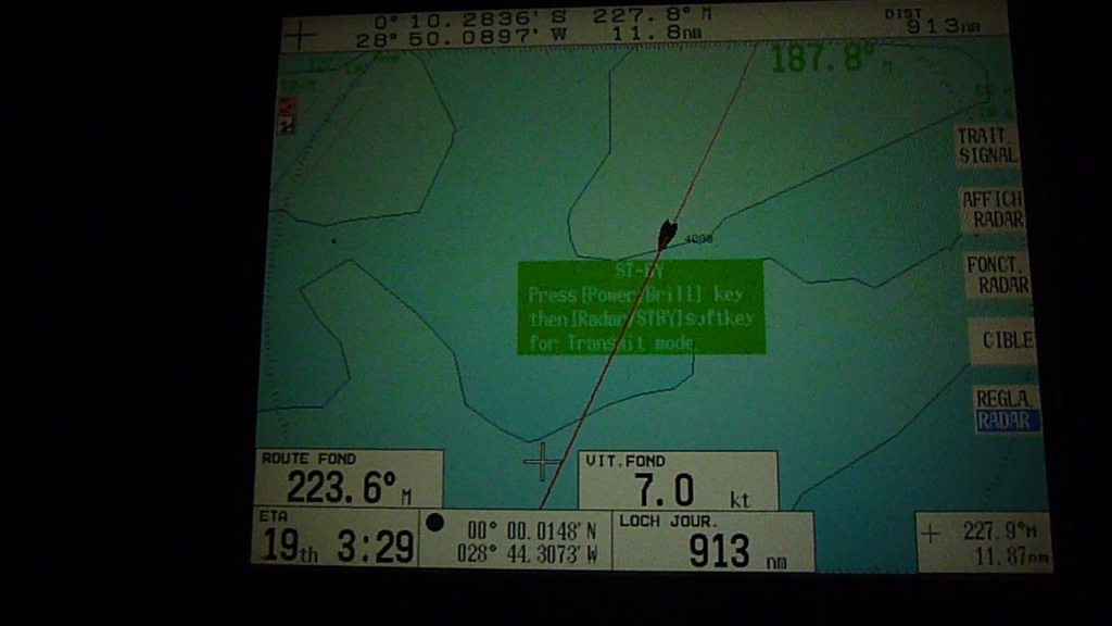 Crossing the equator, latitude zero to GPS. It is 6:17 UT, we are December 13, 2008, is a great time! <br> Selya, Atlantic, between Cape Verde and Brazil by Google Translate