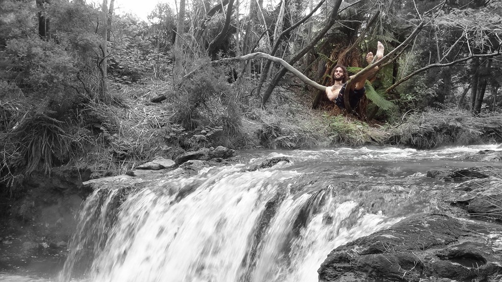 05 Nov 2012<br>Une source, une rivière, une cascade d'eau chaude naturelle à Kerosène creek<br>Centre de l'Ile du Nord, Nouvelle Zélande.
