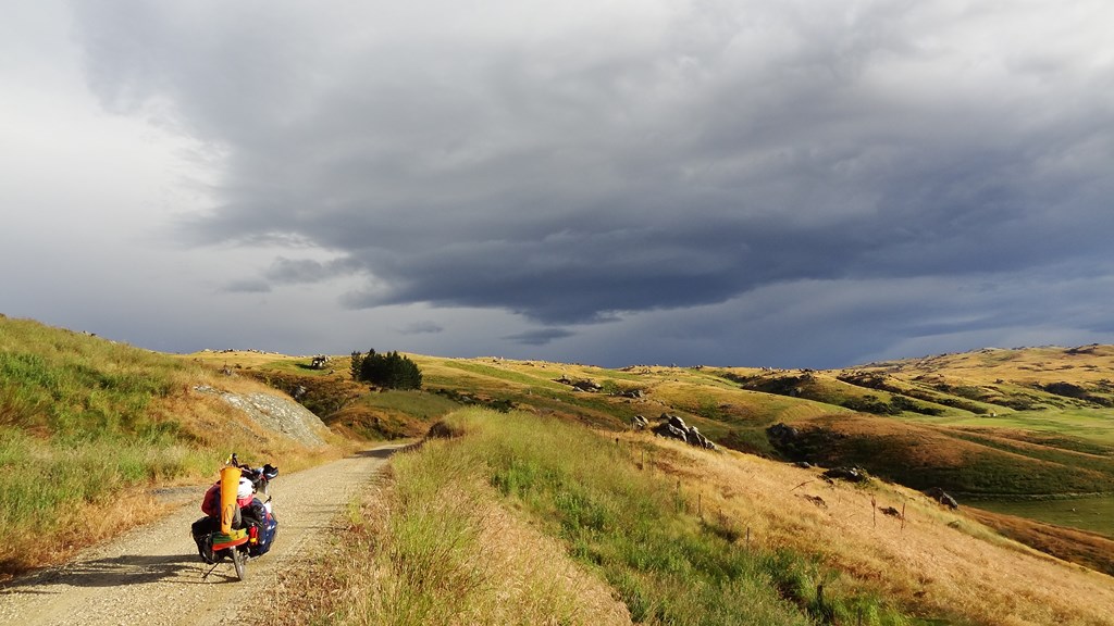 30 Dec 2012<br>Avec le vélo mon Baroudeur.<br>Otago central Rail Trail area, Ile du sud, Nouvelle Zélande.
