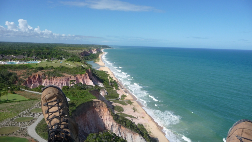 10 Jan 2009<br>Coastal Flight, miles of beach has a few dozen meters above sea level, the foot (left in photo)! <br> Arraia d&#39;Ajuda, Bahia, Brazil by Google Translate