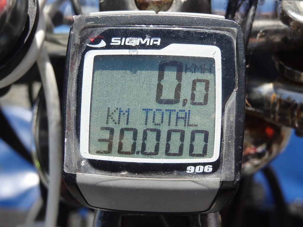 11 Feb 2013<br>Kilométrage depuis la France, et oui c'est bien ça : 30 000 km!!! Ouf.<br>Wanganui, Ile du Nord.<br>Hawera, Ile du Nord.
