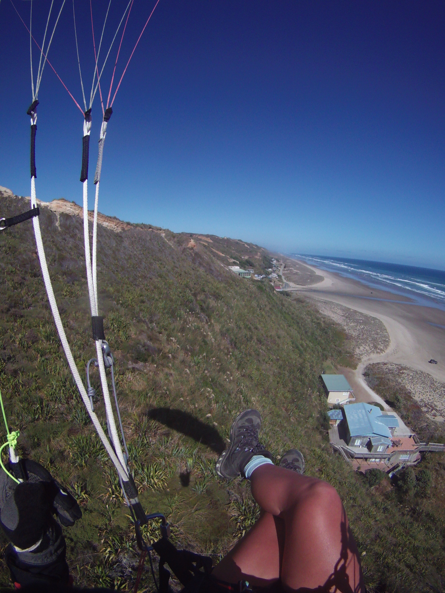 13 Mar 2013<br>Petit soaring gentil.<br>Bayly's Beach, Île du Nord, Nouvelle Zélande.