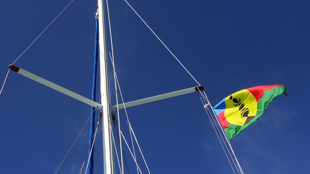 02 May 2013<br>Le drapeau kanak est hissé<br>Île des Pins, Nouvelle-Calédonie.