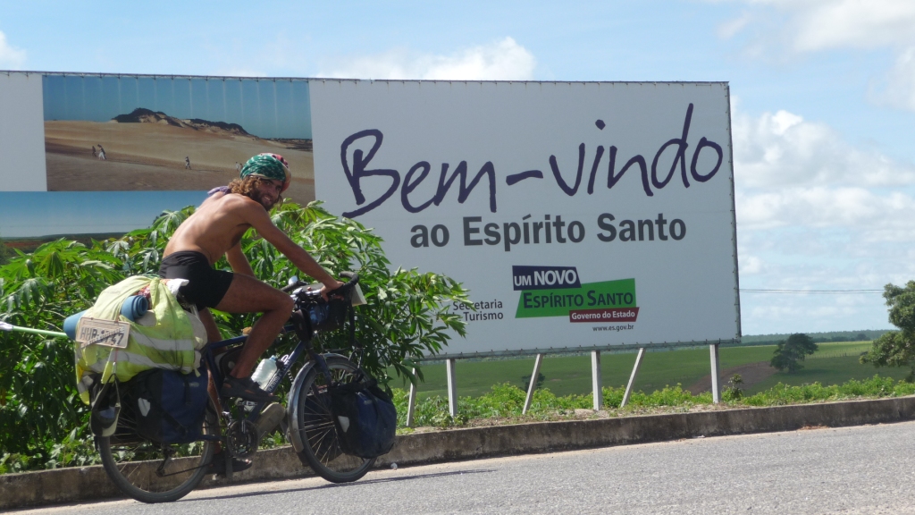 20 Jan 2009<br>Leaving the state of Bahia to enter Espirito Santo. Good step! <br> Itauninhas, Bahia - Espirito Santo, Brazil by Google Translate