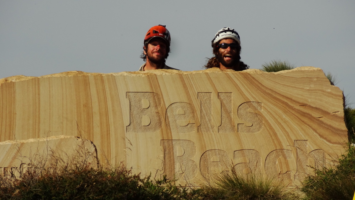 19 Dec 2013<br>Deux idiots.<br>Bells beach, VIC, Australie.