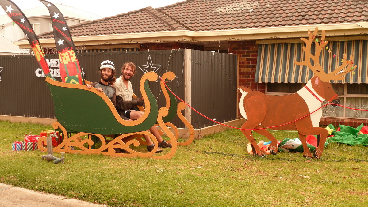 23 Dec 2013<br>Deux idiots à l'approche de Noël.<br>Torquay, VIC, Australie.