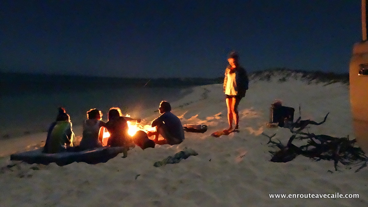 16 Apr 2014<br>La vie à l'australienne, 4x4 plage déserte, des bières et un BBQ entre amis.<br>Coral Bay, Ningaloo NP, Western Australia.