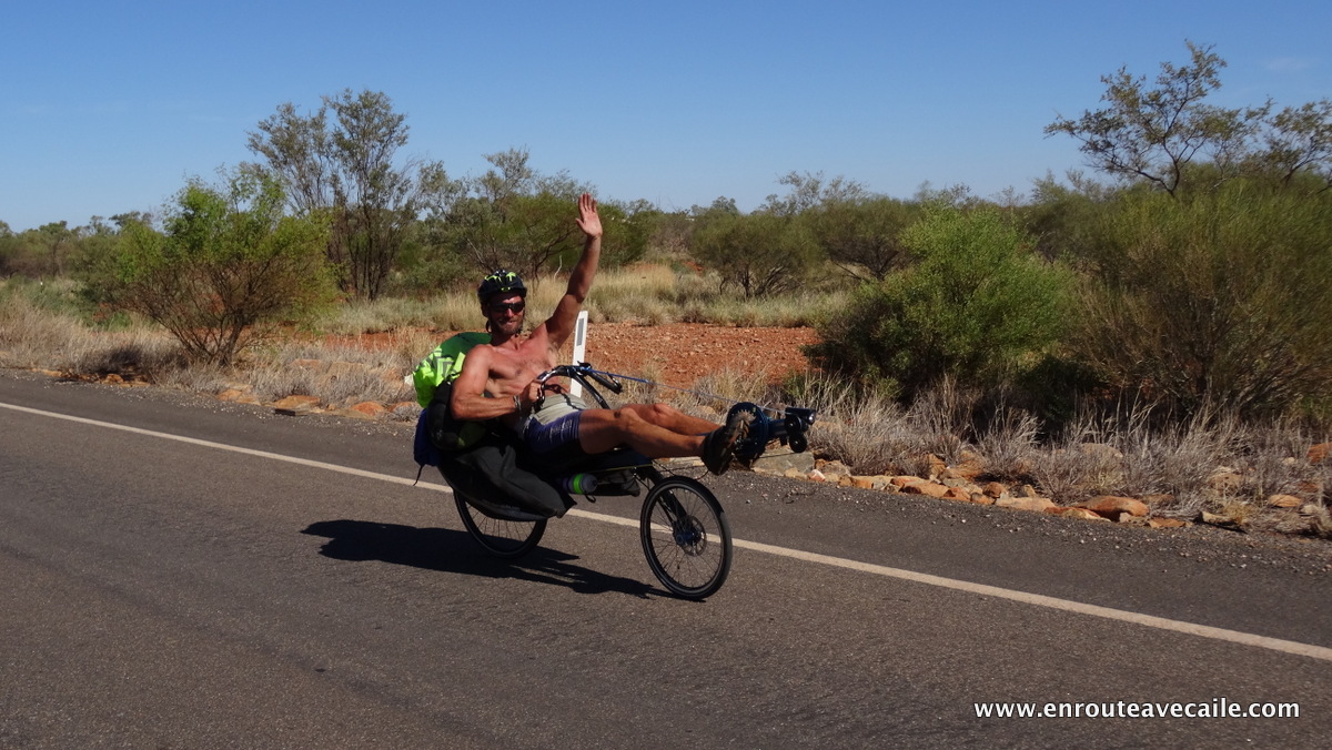 19 Apr 2014<br>Et nous disons adieu au bout de 5kms, nos routes se séparent là.<br>Karijini NP area, Western Australia.