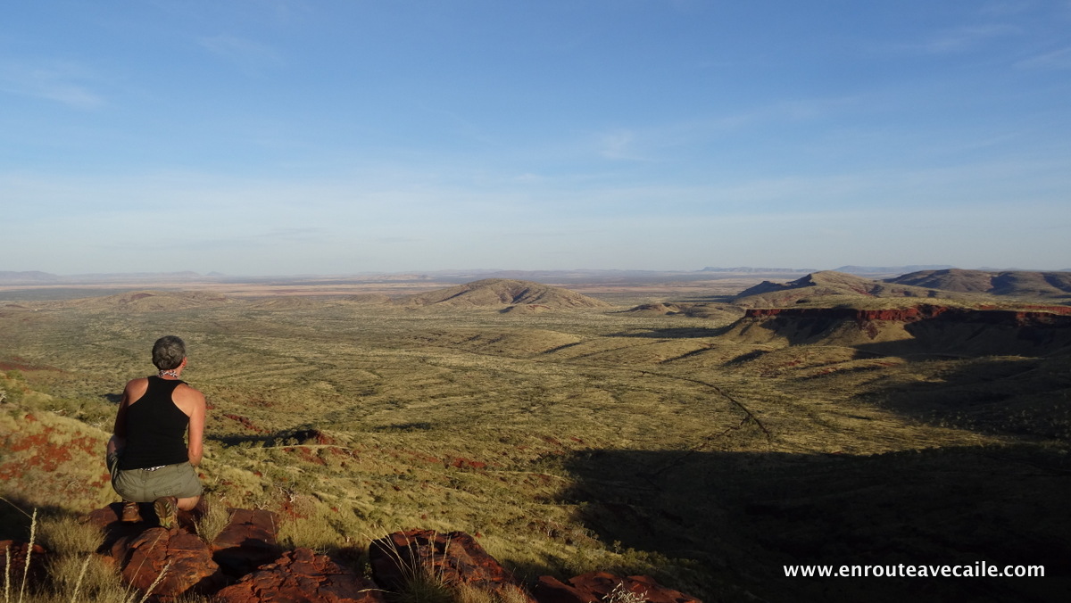 22 Apr 2014<br>Linda et le désert.<br>Karijini NP area, Western Australia.