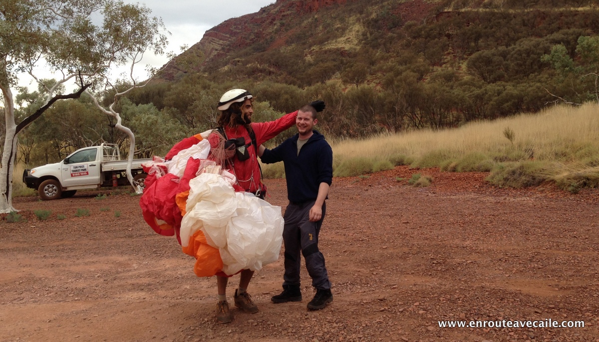 26 Apr 2014<br>Trop heureux de ce vol hike & fly avec un pilote allemand!<br>Mt Nameless, Tom Price, Karijini NP area, Western Australia.
