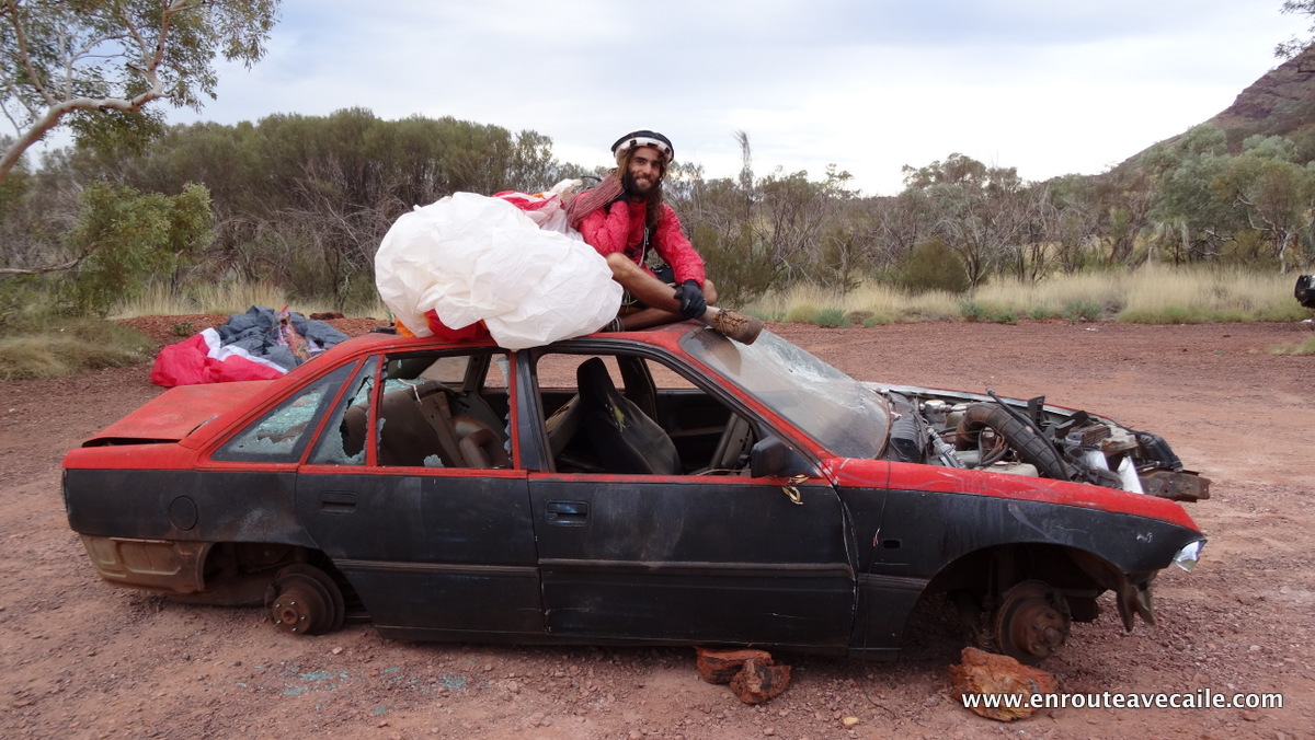 26 Apr 2014<br>Bel attérissage. Qu'est ce que je lui ai mis!<br>Mt Nameless, Tom Price, Karijini NP area, Western Australia.