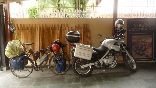 11 Mar 2009<br>Animals with two wheels were both exploring the world. We are in Miragaia Rene Alonso, author of 70 passengers that is not in the rest of projects. Next year he plans to Africa on a motorcycle. <br> Sao Paulo, Brazil