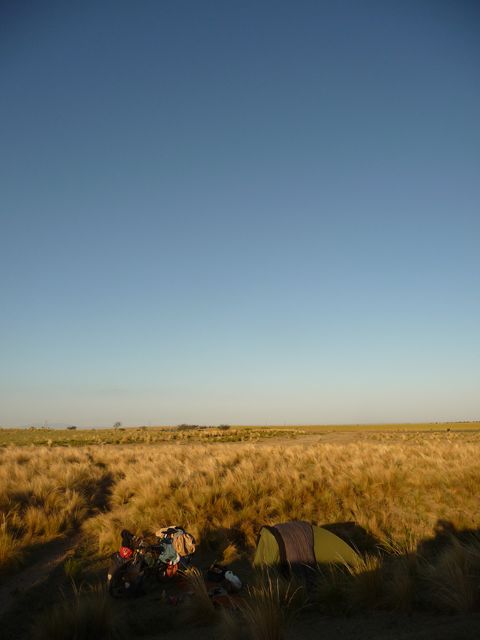 20 Apr 2009<br><br> Camp in the Argentine pampas. <br> Eleodoro Lobos, Argentina <br>