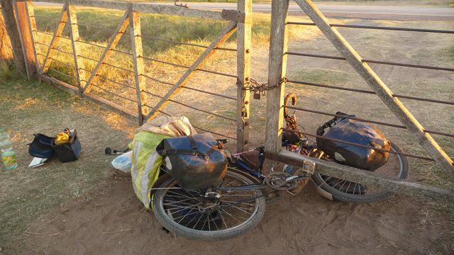 21 Apr 2009<br><br> In the morning, the gate through which I went to a squatter areas for the night was found padlocked. No other choice than to go through here. <br><br> Eleodoro Lobos, Argentina <br>