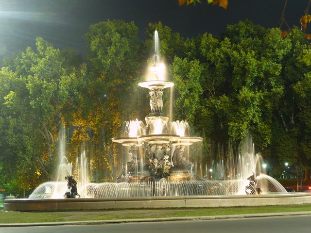 06 May 2009<br><br> Fountain Park Mendoza, night view. <br><br> Mendoza, Argentina <br>