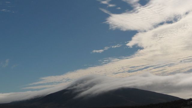 19 Jun 2009<br>A beautiful image of what happens &quot;downwind&quot; of a mountain. Style Foehn effect ... <br> South of La Serena, Chile