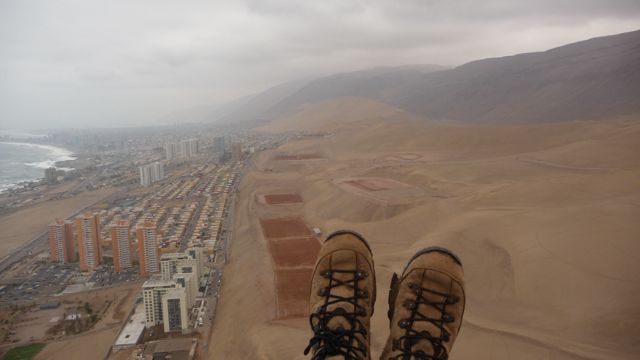 20 Jul 2009<br>Overview of the fabulous flying site of Iquique, the Mecca of paragliding in South America. <br> Iquique, Chile