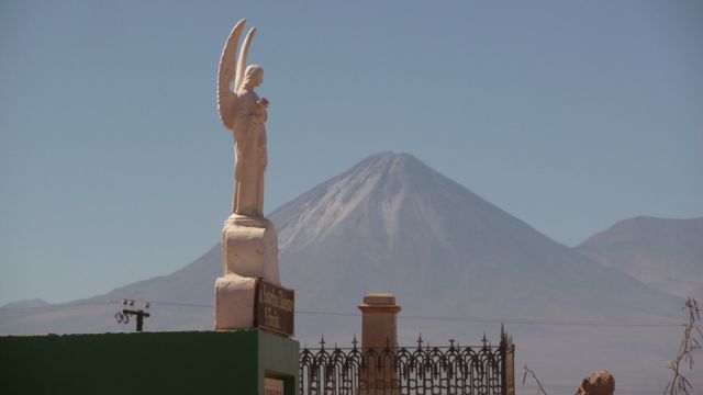 09 Aug 2009<br>Our goal of shipping in the background, the beautiful cone of Licancabour looms in the landscape. <br> San Pedro de Atacama, Chile by Google Translate
