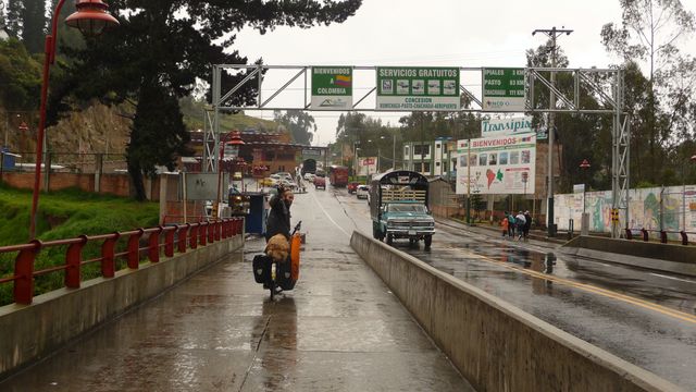 Border crossing Ecuador - Colombia. Somehow I do not feel totally alone. What will it really does happen to this country so afraid of my contemporaries? Tanugi, Colombia