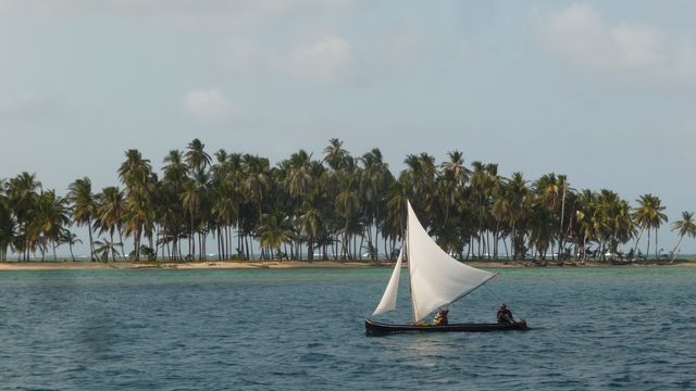 20Nous arrivons à l&rsquo;archipel des San Blas sur la côte Nord du Panama. Virgilion, Archipel des San Blas, Mer des Caraibes.