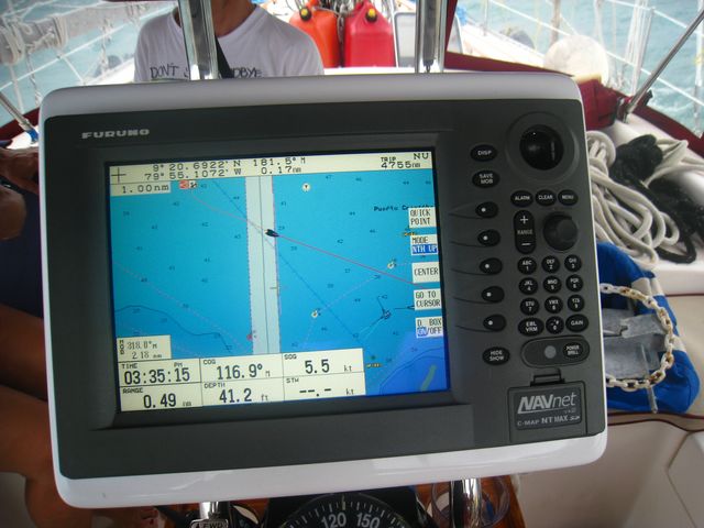 26 Jan 2010<br>Le GPS du voilier Tregoning nous montre précisément la route à suivre.Canal de Panama, Panama