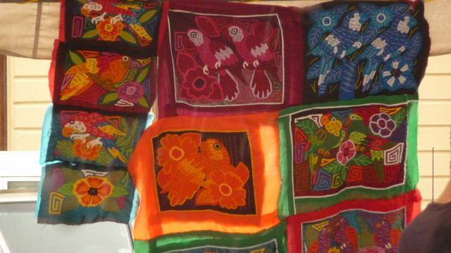 14 Mar 2010<br>The &#39;Molas&#39;, patchwork fabric, important part of the folklore Kuna Indian tribe living in the San Blas.Panama City, Panama