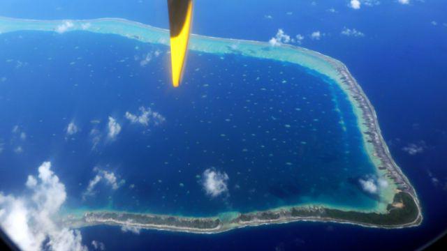29 Jul 2010<br>Tuamotu atoll seen from above. <br> Air Tahiti flight from Makemo in Tahiti, French Polynesia, South Pacific