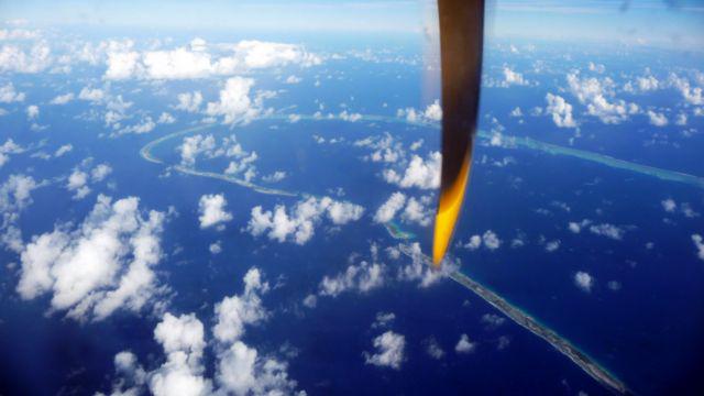 29 Jul 2010<br>Tuamotu atoll seen from above. <br> Air Tahiti flight from Makemo in Tahiti, French Polynesia, South Pacific